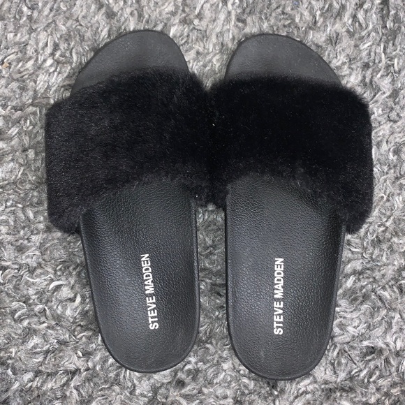 Steve Madden Fuzzy Slides - Picture 1 of 1